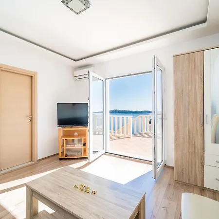 Marnic Blue Chill-comfort One Bedroom With Balcony And Sea View A4 Appartement