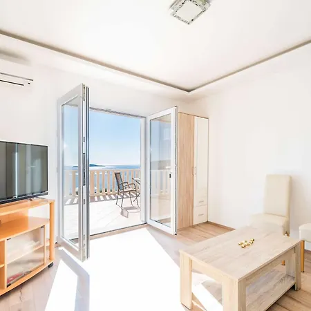 Marnic Blue Chill-comfort One Bedroom With Balcony And Sea View A4 Appartement Mlini