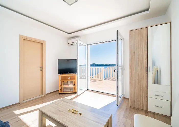 Marnic Blue Chill-comfort One Bedroom With Balcony And Sea View A4 Lejlighed