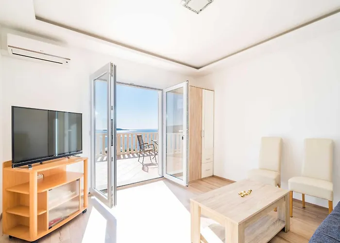 Marnic Blue Chill-comfort One Bedroom With Balcony And Sea View A4 Apartment Mlini